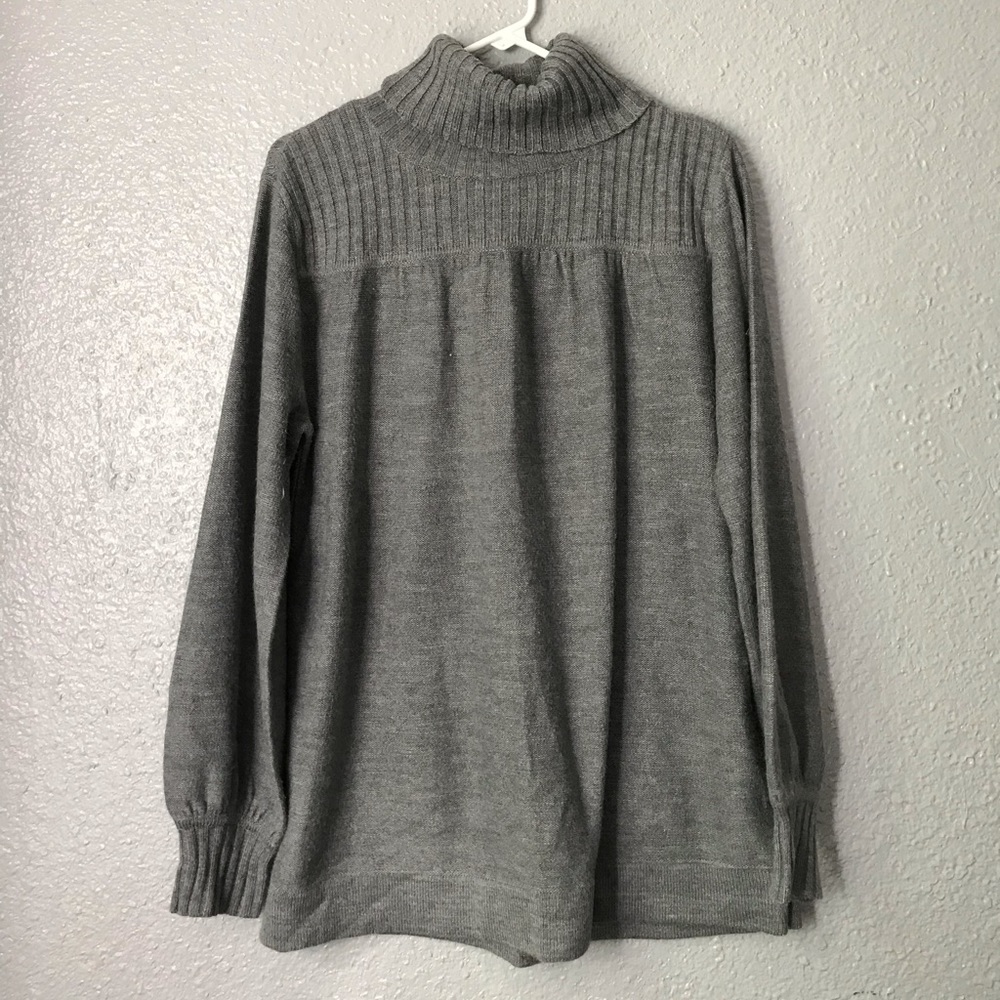 6/$20 + A New Approach Grey Turtle Neck Sweater